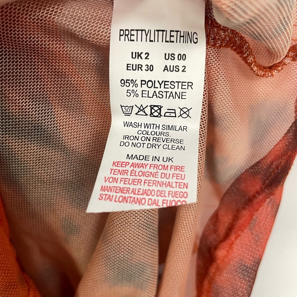 Pretty Little Thing Petite Ruched Red Water Colour Mesh Top - Picture 9 of 9